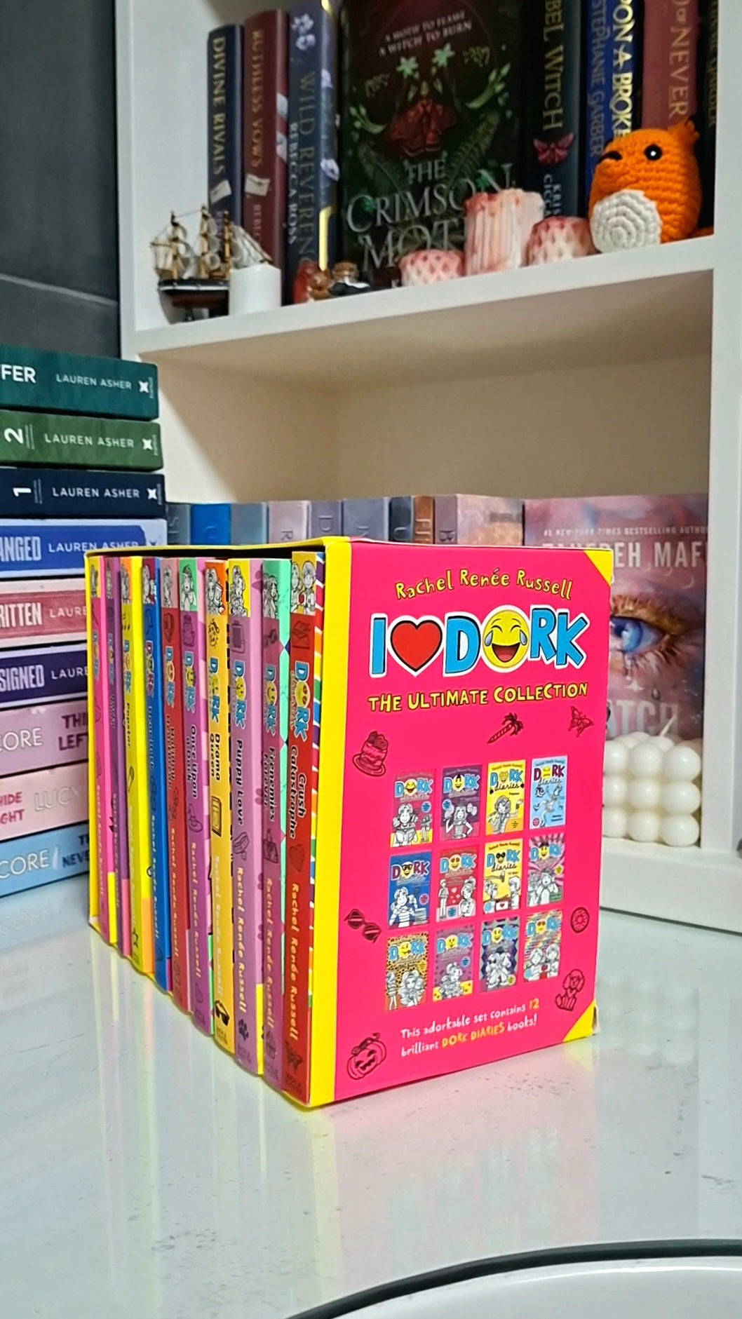 Dork Diaries 12巻セット　英語　多読　おすすめ Amazon.co.jp: Dork diaries: 12 book collection : Russell, Rachel